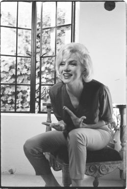 Marilyn_Monroe1962_by_Allan_Grant.jpg