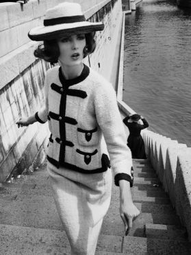 Dorothy__Little_Bara_priest_Paris_Vogue__1960_William_Klein__-_Copy.jpg